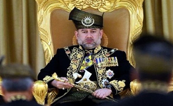 กษัตริย์มาเลเซีย กษัตริย์แห่งมาเลเซีย สมเด็จพระราชาธิบดีมูฮัมมัดที่ 5 สละราชสมบัติ