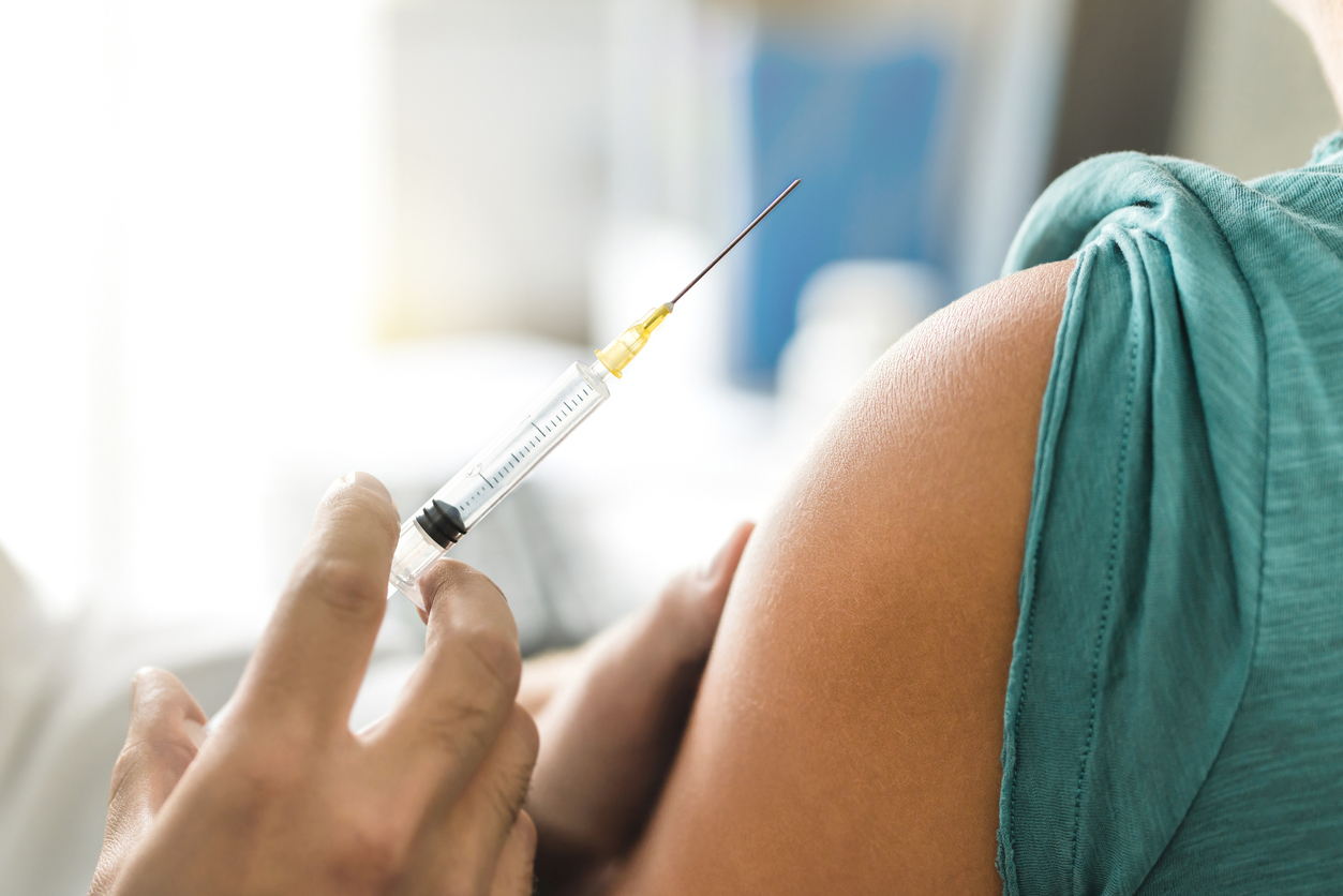 ฉีดวัคซีนป้องกันไข้หวัดใหญ่ โรคไข้หวัดใหญ่ ไข้หวัดใหญ่