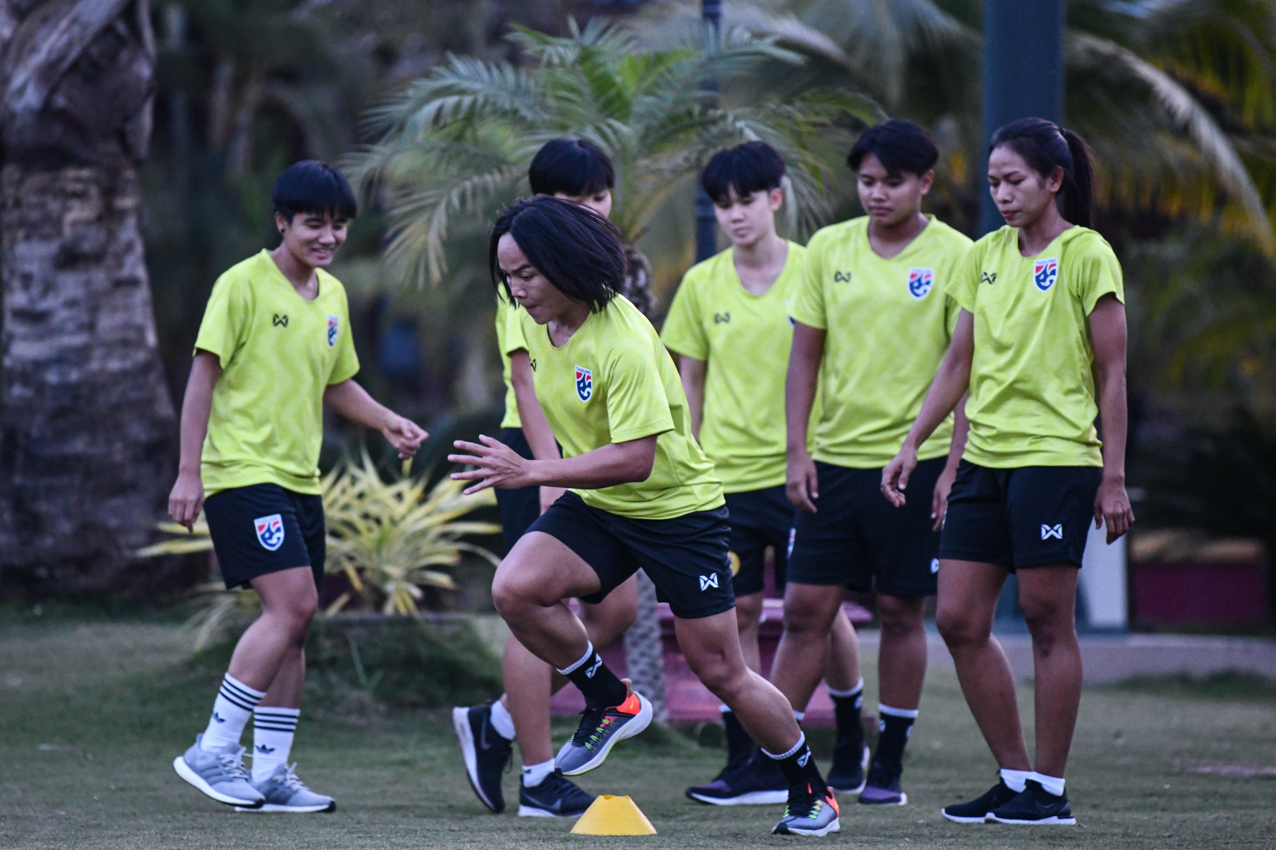 ทีมฟุตบอลหญิงทีมชาติไทย นฤพน แก่นสน