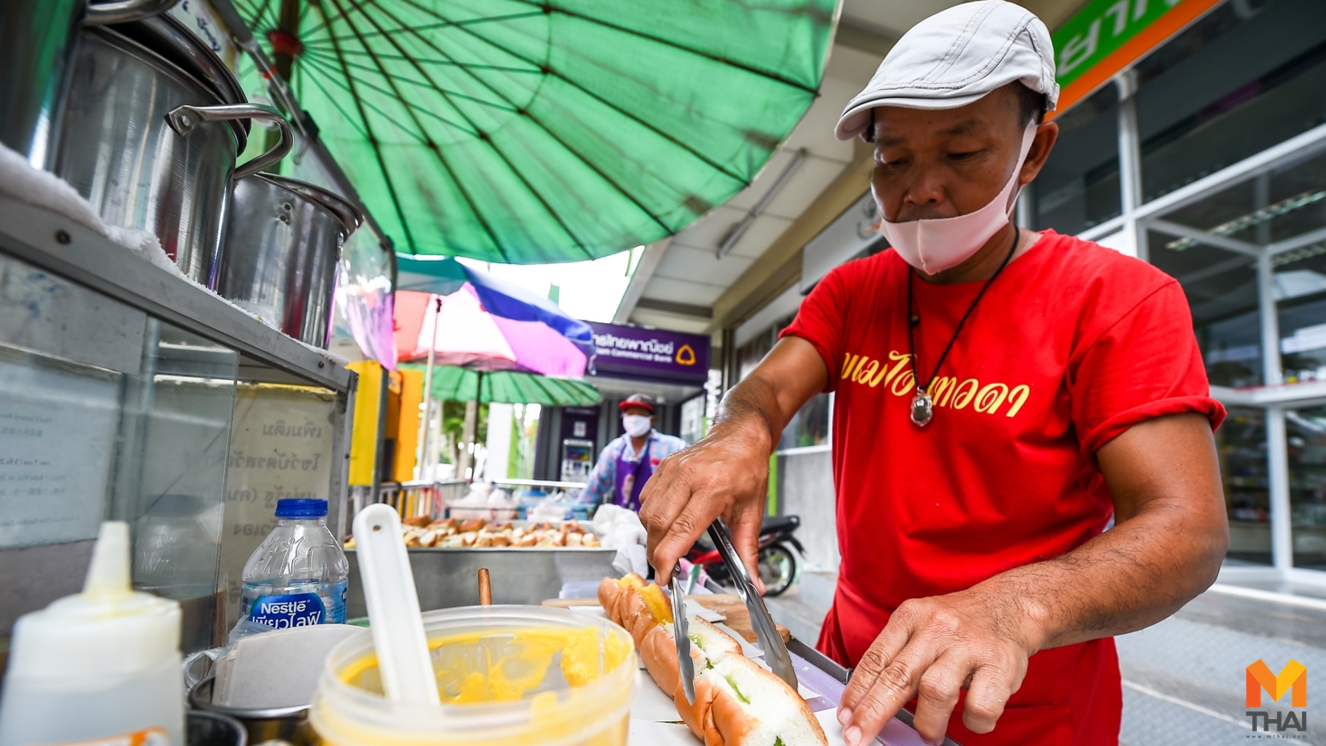 พี่สมชายขนมปังเทวดา ร้านขนมปังเทวดา