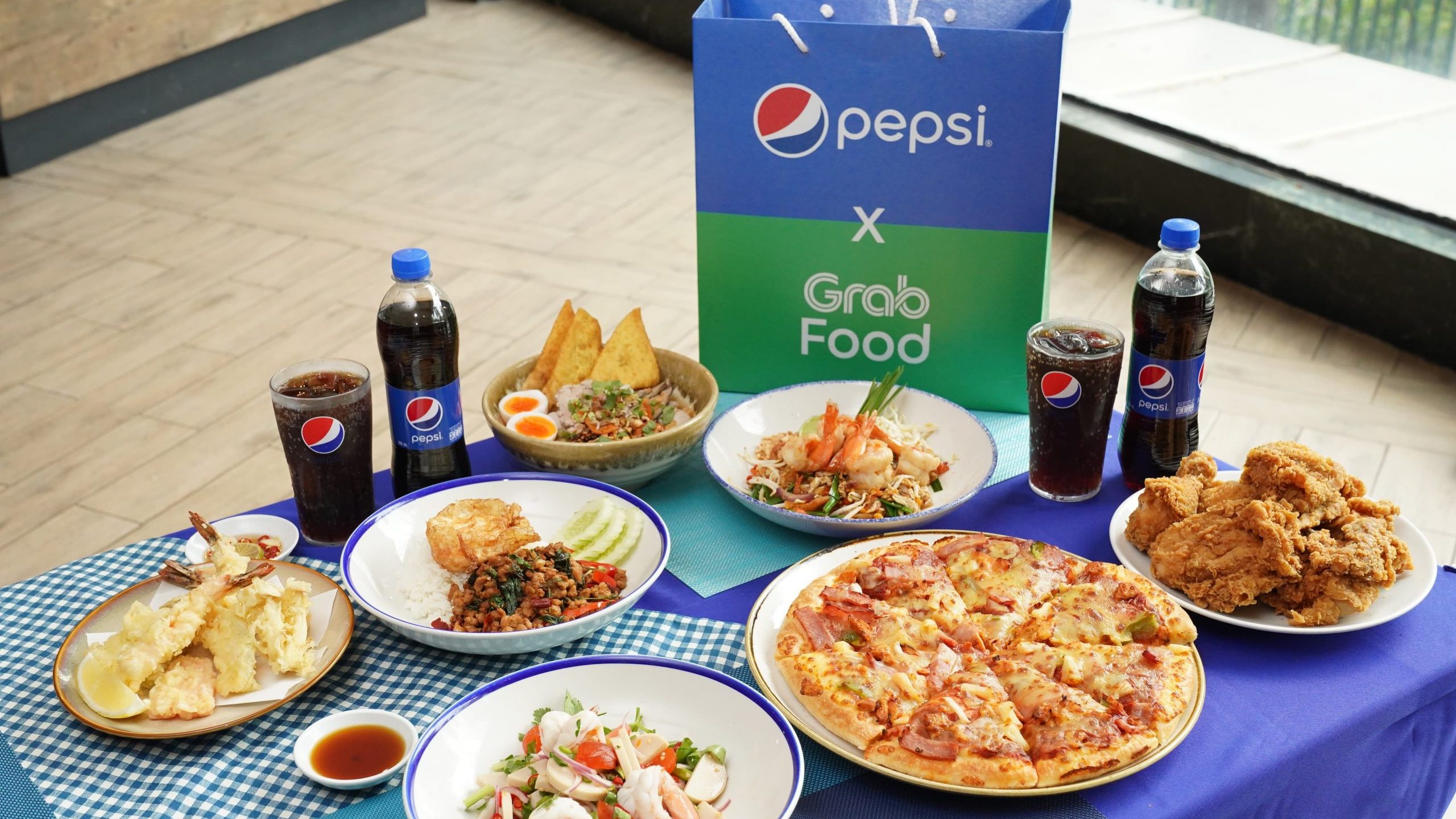 GrabFood x Pepsi pepsi ซันโทรี่ เป๊ปซี่โค เบเวอเรจ