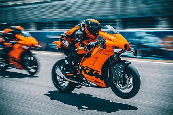 KTM RC 8C