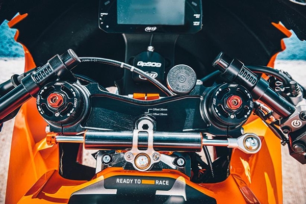 KTM RC 8C