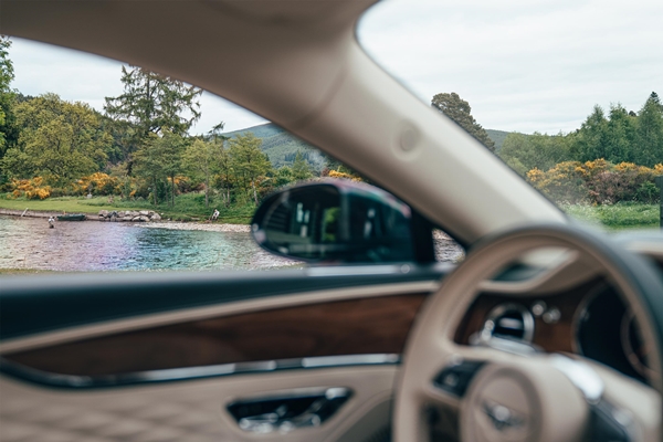 Bentley Flying Spur Hybrid