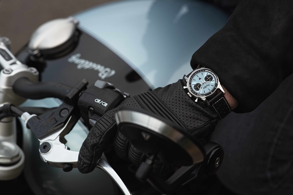 Triumph Speed Twin Breitling