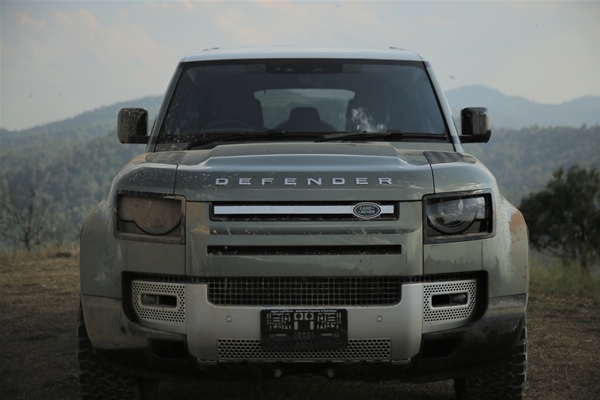 Land Rover Defender Plug-in Hybrid 