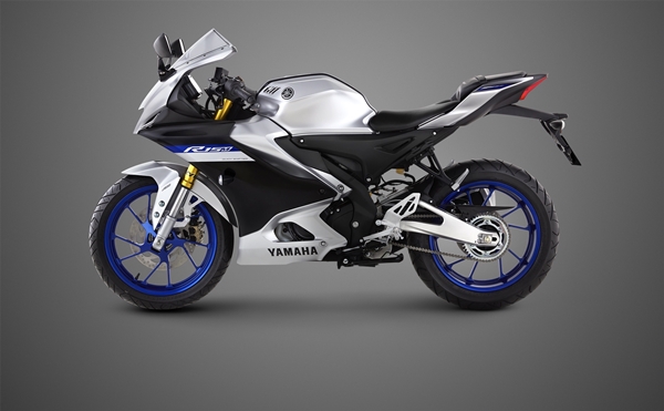  Yamaha R15