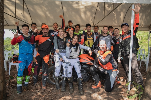 THE KTM RIDERS ACADEMY