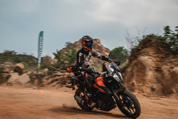 THE KTM RIDERS ACADEMY