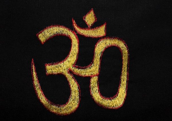 โอม (ॐ) สัญลักษณ์ศักดิ์สิทธิ์ที่คนบูชา พระพิฆเนศ ควรรู้ความหมาย