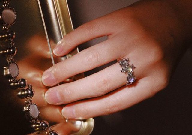 วิธีเลือกใส่แหวานตามหลักฮวงจุ้ย ใส่แหวนนิ้วไหนดี