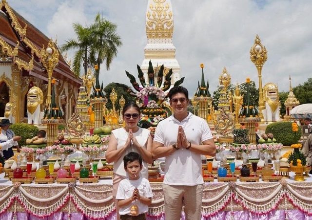 ชาคริต แย้มนาม น้องโพธิ์ แอน ภัททิรา ไหว้พระธาตุพนม