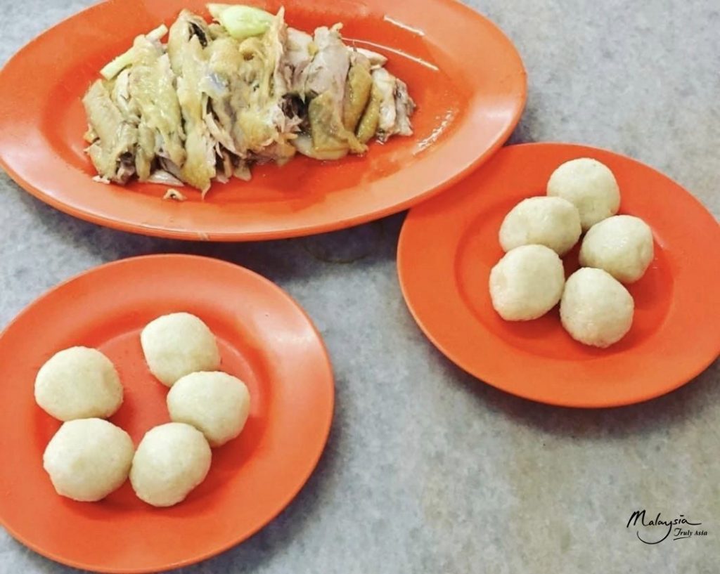 ร้าน Chung Wah Chicken Rice Ball (ร้านข้าวมันไก่ rice ball) ชื่อดัง