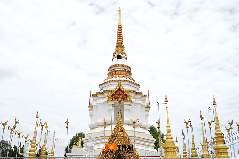 พระธาตุเจดีย์เสาร์ ๕ มณีมหามงคลเศรษฐี