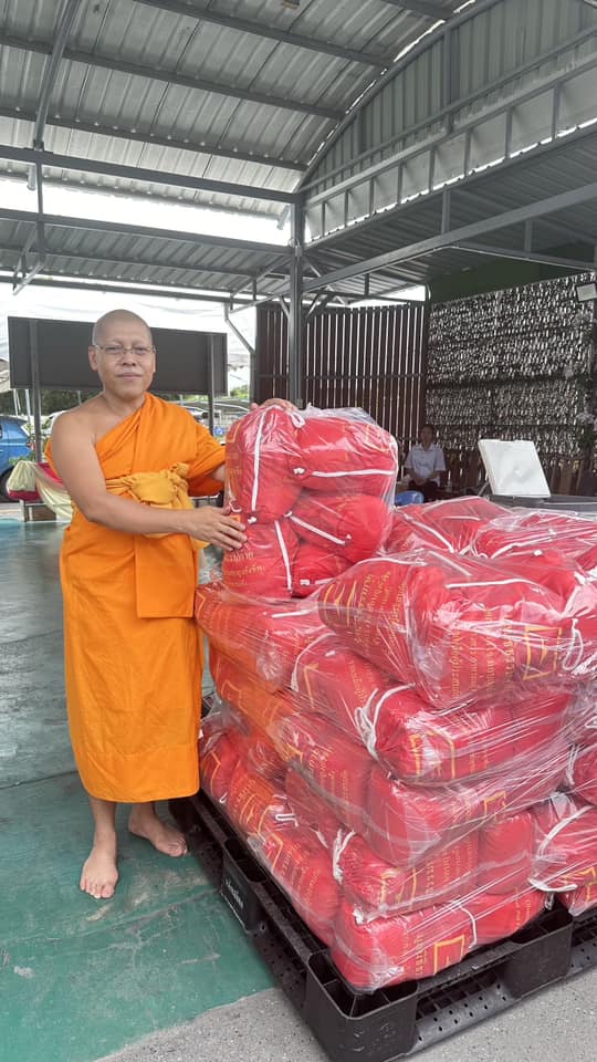 วัดพระธรรมกาย และมูลนิธิธรรมกาย ห่วงใย – ส่งมอบถุงยังชีพ 1,000 ชุด ช่วยบรรเทาภัยน้ำท่วมเชียงรายและเชียงใหม่