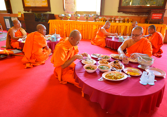 ทำบุญบ้านมีกับข้าวกี่อย่าง อาหารทำบุญบ้าน อาหารทำบุญบ้าน มงคล อาหารทำบุญบ้าน มีอะไรบ้าง