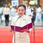 พ่อเมืองแจัดตักบาตรพระหมื่น ทำบุญเมือง 557 ปี