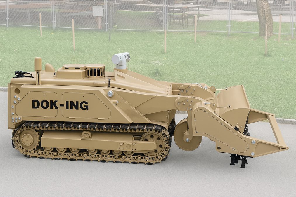 กองทัพไทย บริจาค หุ่นยนต์กวาดทุ่นระเบิด เก็บทุ่นระเบิด