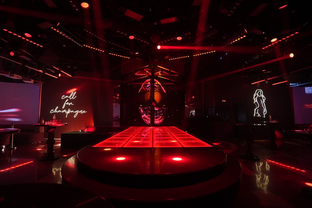 ACES Bangkok บาร์ ผับ โรงแรม Ambassador Hotel