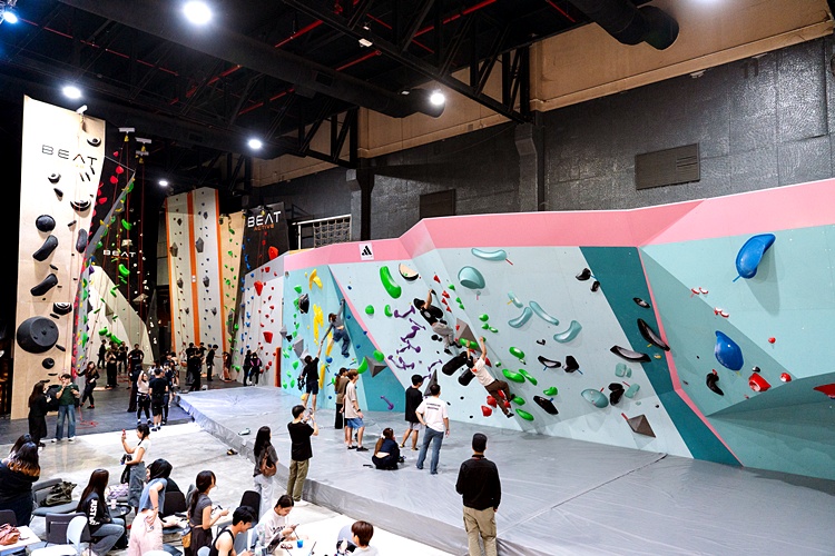 Titan Boulder Olympic Wall บี๊ท แอคทีฟ บี๊ท แอคทีฟ ไบเทค บุรี