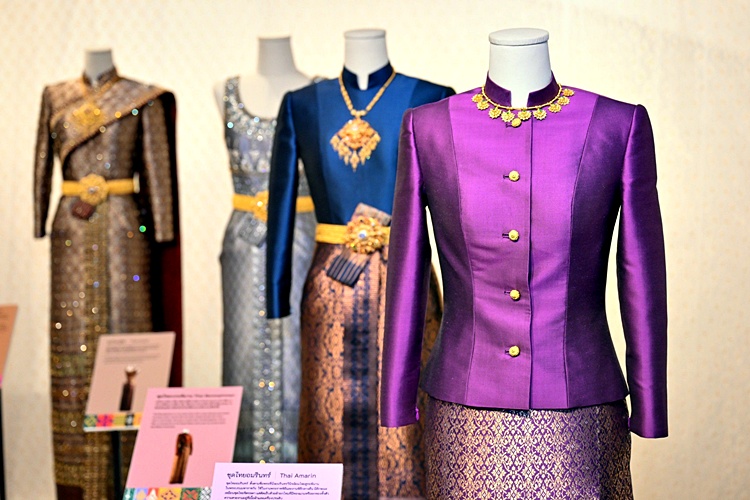 ชุดไทย พิพิธภัณฑสถานแห่งชาติ เจ้าสามพระยา อยุธยา