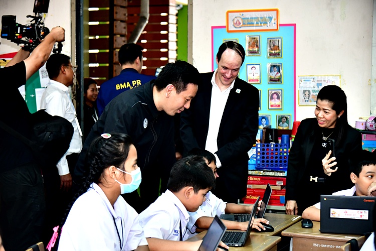 Digital Classroom ผู้ว่าราชการกรุงเทพฯ โรงเรียนกทม.