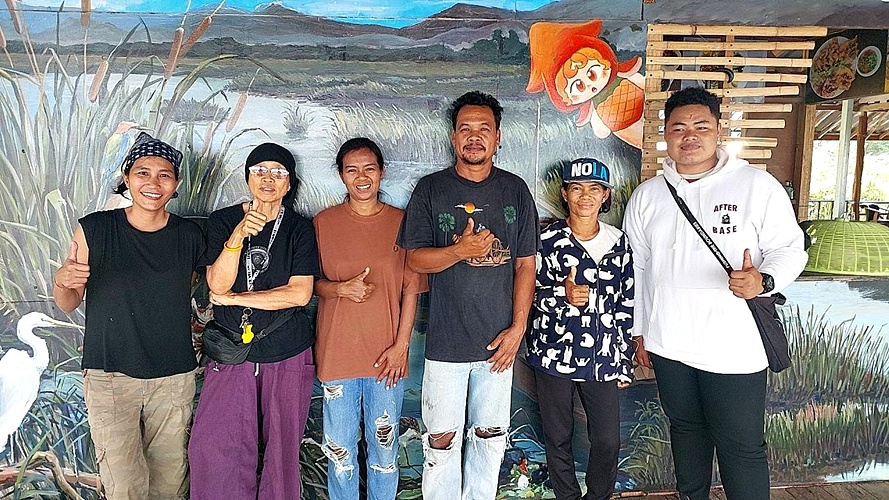 Sustainability Tourism ถ่อเรือทอรักษ์ สามร้อยยอด