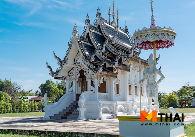 ท้าวเวสสุวรรณ วัดตากแดด วัดสวยสกลนคร สิม