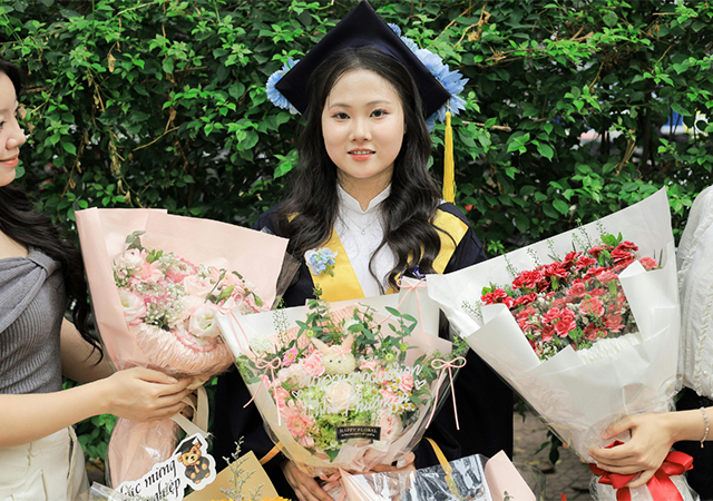 Love Link Flower ช่อ ดอกไม้ รับ ปริญญา รับปริญญา
