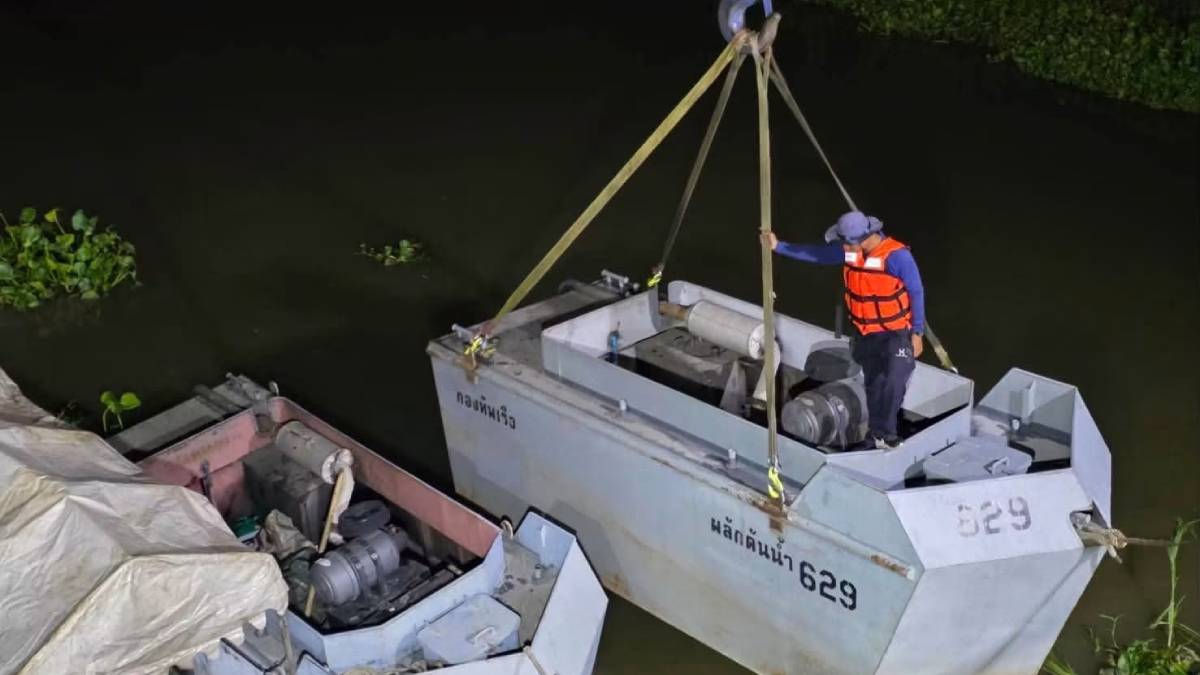 กองทัพเรือ กองทัพไทย ช่วยเหลือประชาชน ทหารช่วยประชาชน น้ำท่วมกรุงเทพ อุทกภัยกรุงเทพ ไม่ทอดทิ้งประชาชน