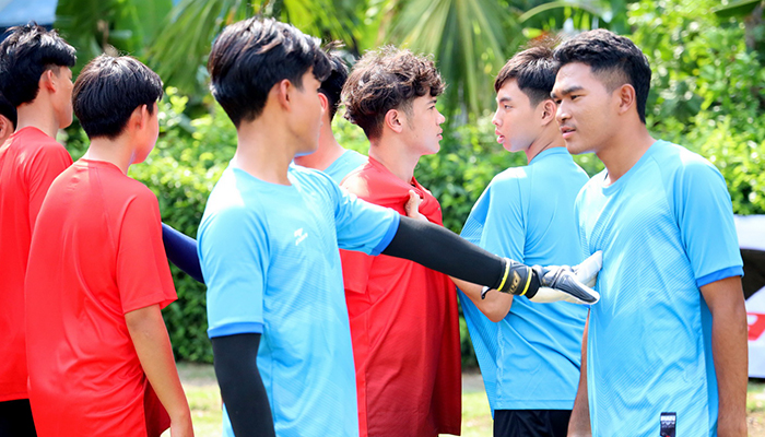 เดอะโค้ช รถขนฝัน